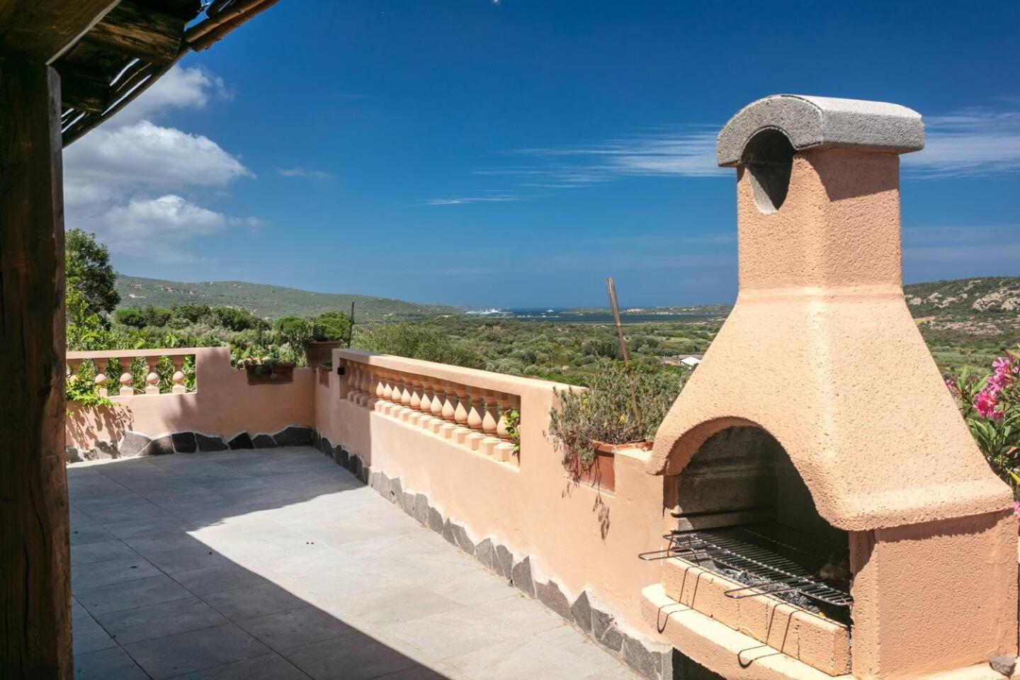 Casa Vacanza Vista Mare Porto Rotondo Olbia Exterior photo